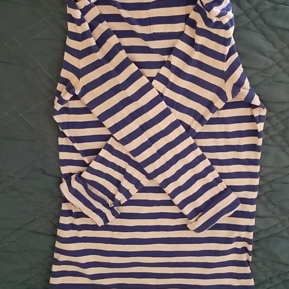 Hollister stripped shirt deep V neck - Picture 4 of 4